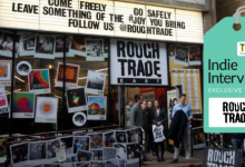 从朋克根源到黑胶唱片高度：Rough Trade 的持续传承和扩张