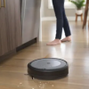 购买 iRobot Roomba Combo i5+ 扫地机器人立省 200 美元